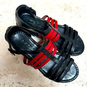 Pera Dona sandals.